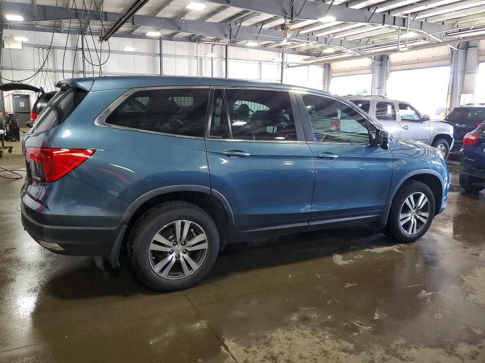 Фото 3 с аукциона – 2017 HONDA PILOT с VIN 5FNYF6H66HB052372