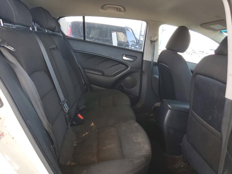 Photo 10 from auction – 2017 KIA FORTE5 with VIN KNAFK5A85H5682195