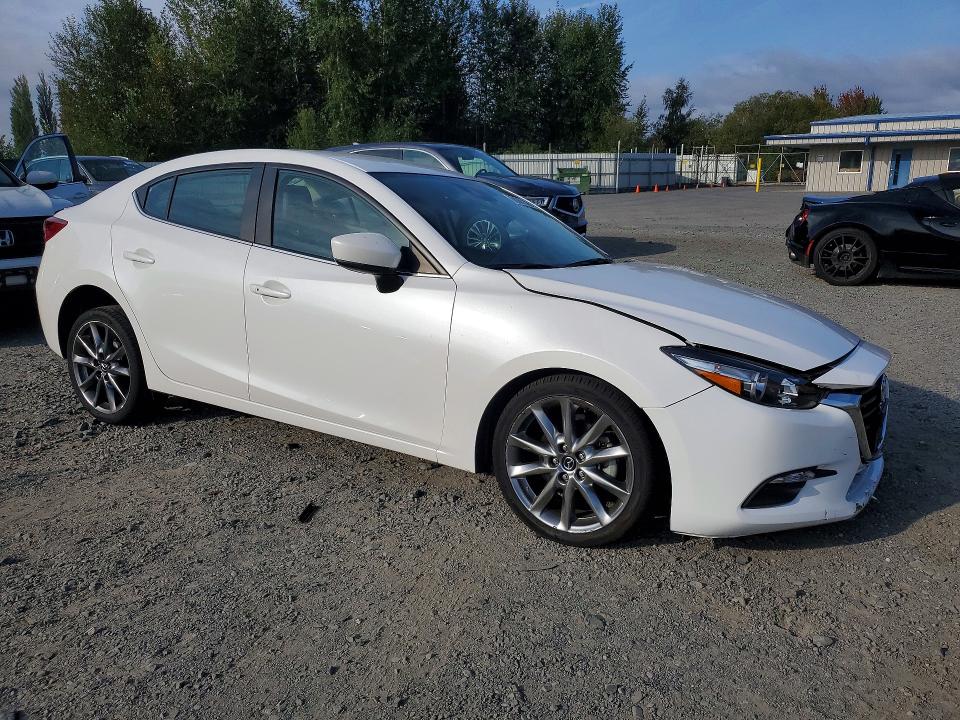 صورة رقم 4 من المزاد - 2018 MAZDA 3 مع VIN 3MZBN1V33JM210557