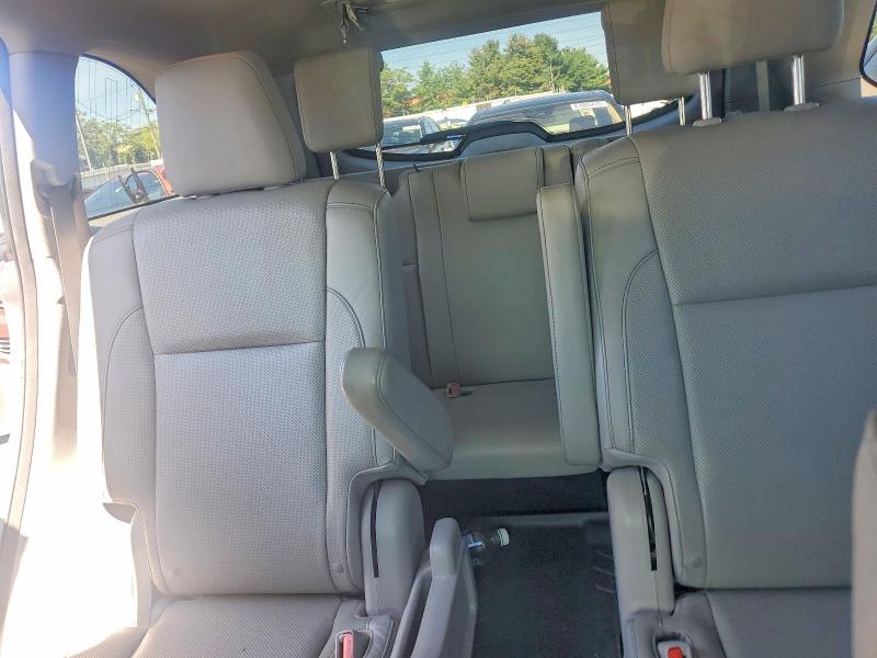 Photo 10 from auction – 2014 TOYOTA HIGHLANDER with VIN 5TDDKRFH9ES012472