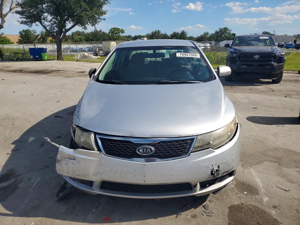Photo 5 from auction – 2013 KIA FORTE with VIN KNAFU4A20D5724069