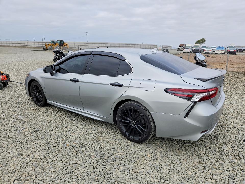 Снимка 2 от търг – 2021 TOYOTA CAMRY с VIN 4T1K31AK1MU022900