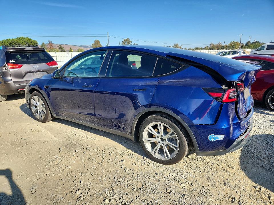 Снимка 2 от търг – 2021 TESLA MODEL Y с VIN 5YJYGAEEXMF150441