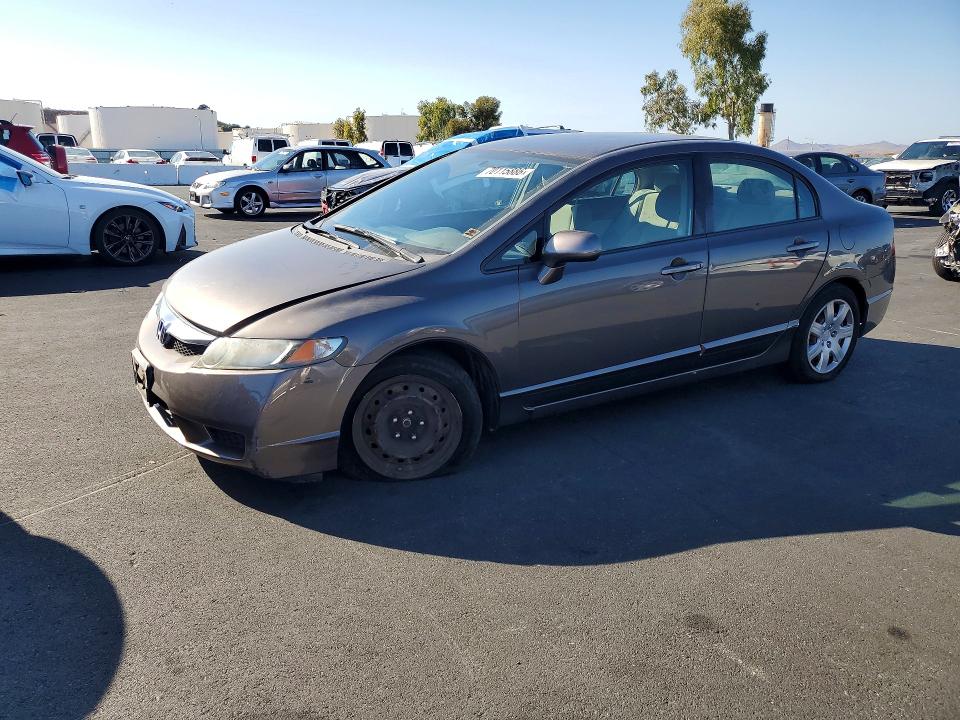 HONDA CIVIC 2010 с VIN 19XFA1F50AE058666 - Снимка от търг