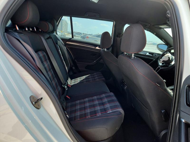 Photo 10 from auction – 2017 VOLKSWAGEN GTI with VIN 3VW5T7AU1HM029147