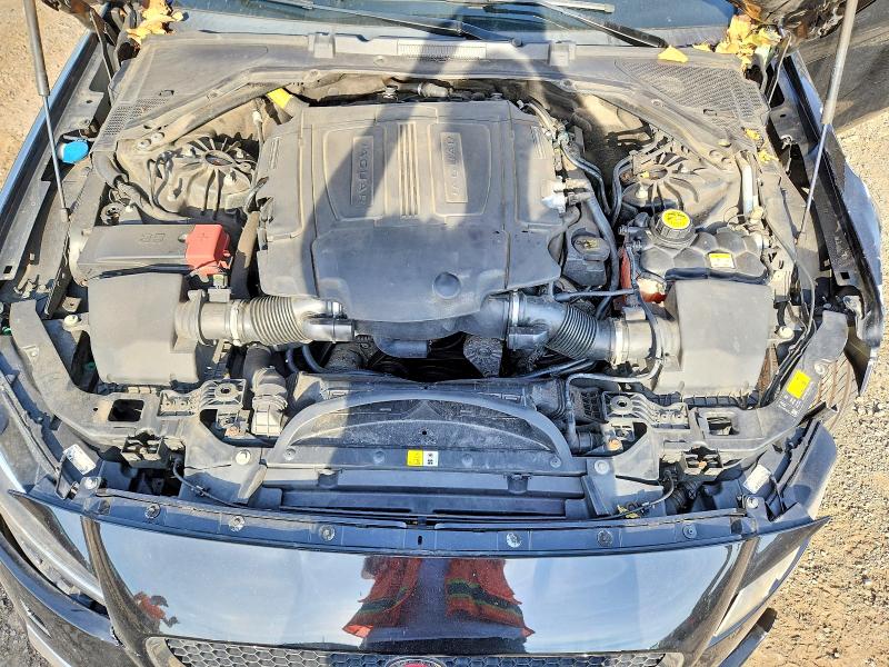 Photo 11 from auction – 2017 JAGUAR XF with VIN SAJBK4BV1HCY40576