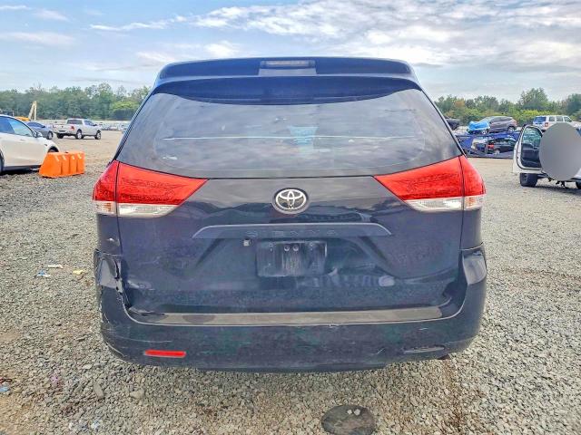 Снимка 6 от търг – 2011 TOYOTA SIENNA с VIN 5TDZK3DC6BS011110