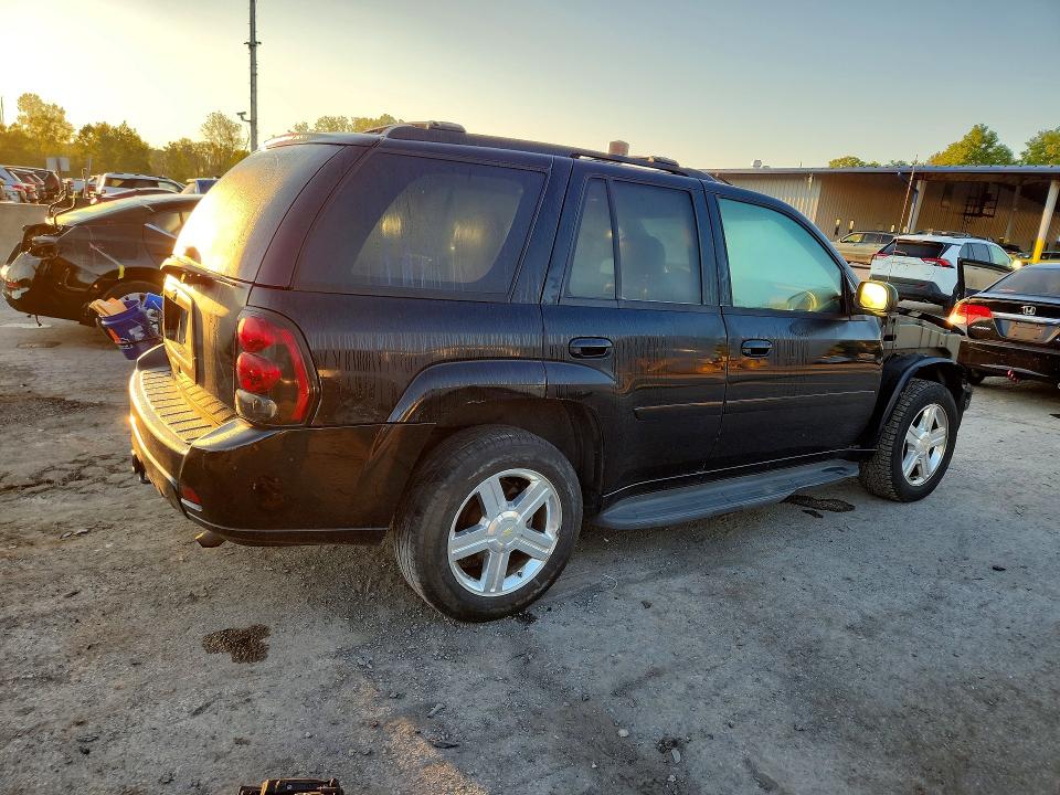 Photo 3 from auction – 2009 CHEVROLET TRAILBLAZER with VIN 1GNDT33S892130897