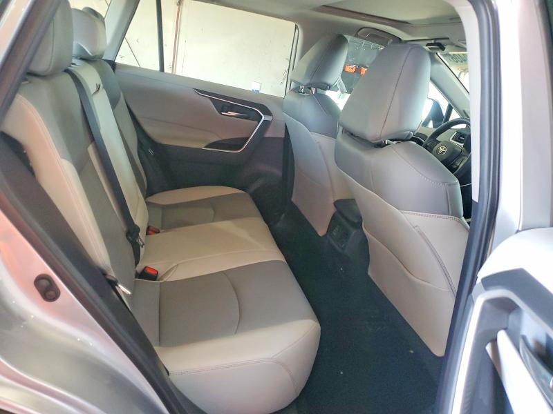 Photo 11 from auction – 2021 TOYOTA RAV4 with VIN 2T3A1RFVXMC177313