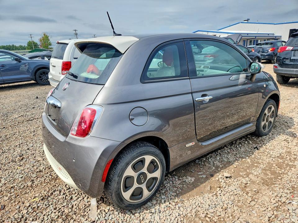 Photo 3 from auction – 2013 FIAT 500 with VIN 3C3CFFGE2DT752652