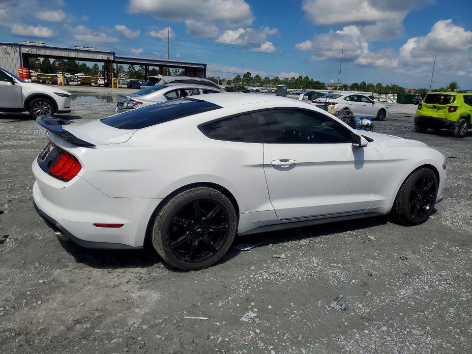 Photo 3 from auction – 2018 FORD MUSTANG with VIN 1FA6P8TH2J5106028