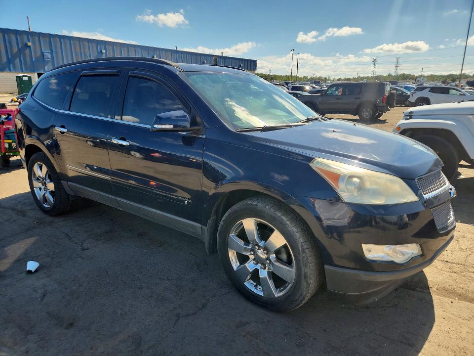 Photo 4 from auction – 2009 CHEVROLET TRAVERSE with VIN 1GNEV33DX9S133042