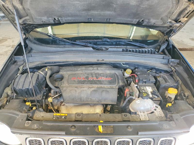 Photo 11 from auction – 2017 JEEP RENEGADE with VIN ZACCJBBB4HPG00059