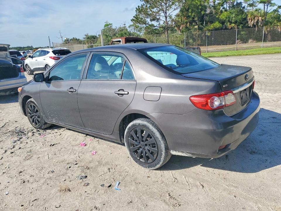 Снимка 2 от търг – 2011 TOYOTA COROLLA с VIN 2T1BU4EE7BC669268