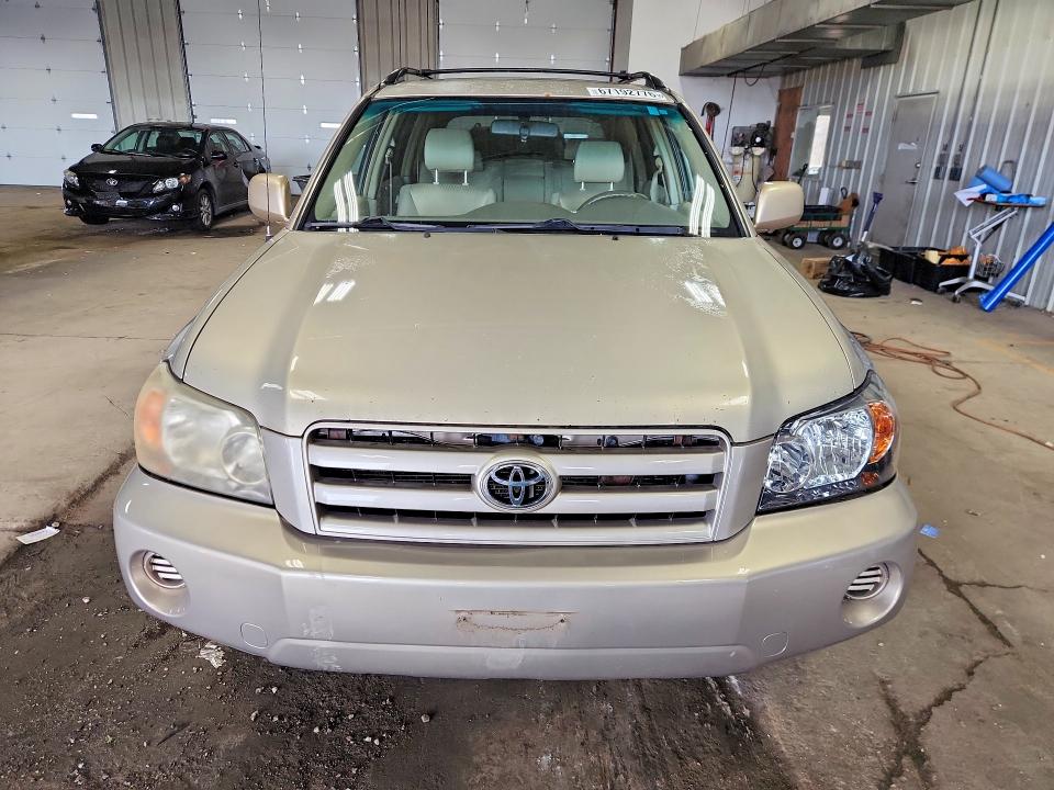 Photo 5 from auction – 2005 TOYOTA HIGHLANDER with VIN JTEEP21A350107826