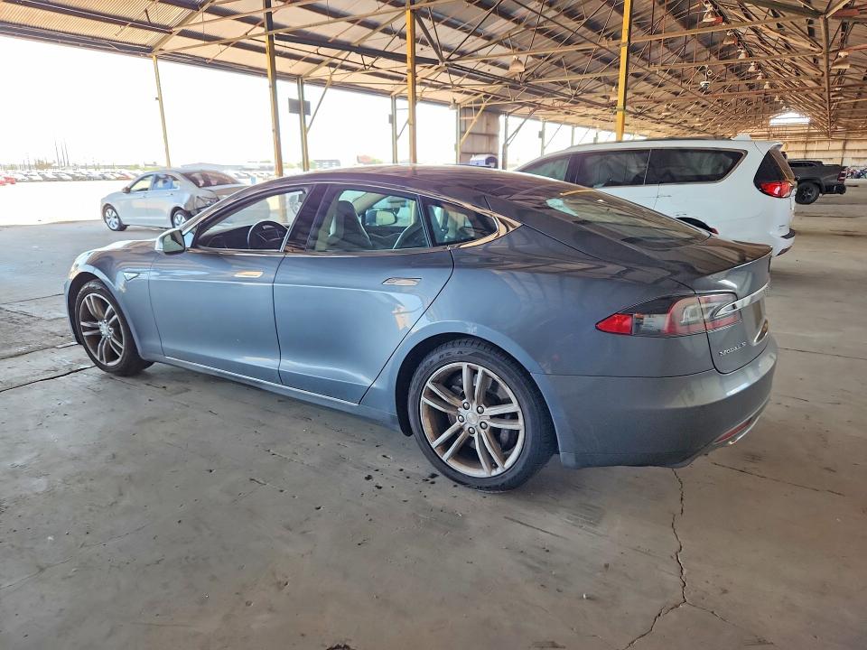 Photo 2 from auction – 2013 TESLA MODEL S with VIN 5YJSA1CNXDFP27222