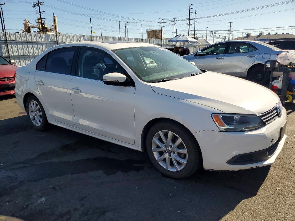 Photo 4 from auction – 2014 VOLKSWAGEN JETTA with VIN 3VWD17AJ6EM378100