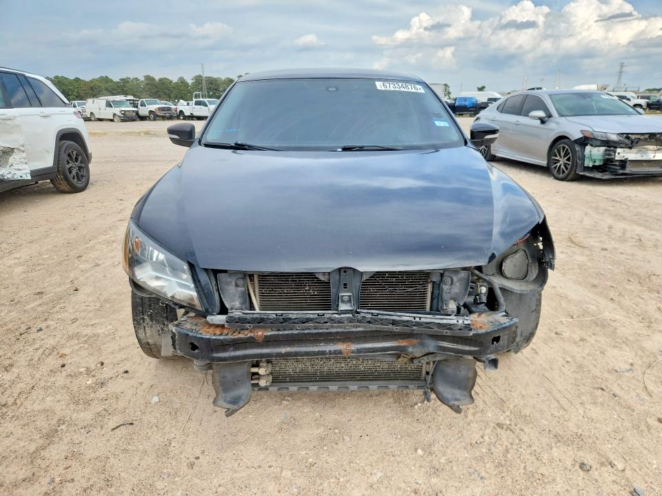 Photo 5 from auction – 2014 VOLKSWAGEN PASSAT with VIN 1VWBS7A3XEC067387