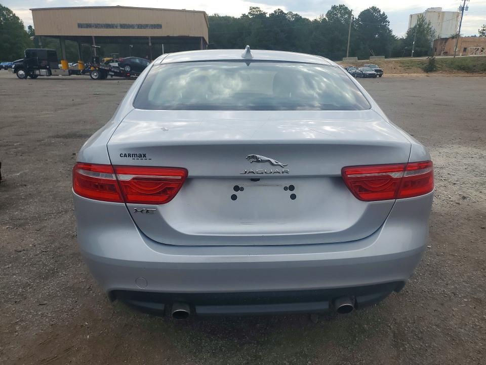 Foto 6 de la subasta – 2018 JAGUAR XE con VIN SAJAD4FX7JCP34561