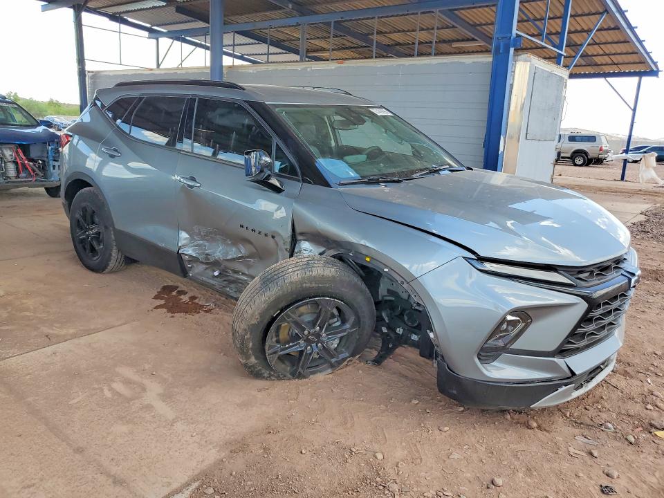Photo 4 from auction – 2024 CHEVROLET BLAZER with VIN 3GNKBDRS8RS184180