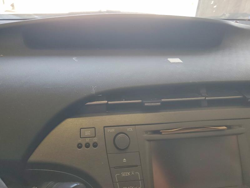 Photo 9 from auction – 2014 TOYOTA PRIUS with VIN JTDKN3DU1E1764868