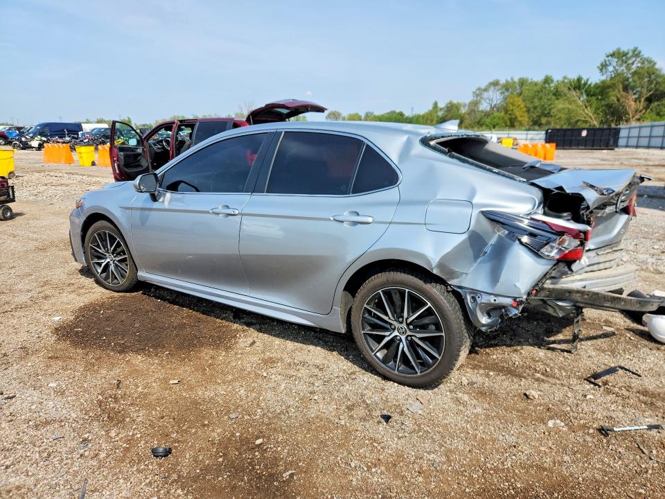 Снимка 2 от търг – 2023 TOYOTA CAMRY с VIN 4T1G11AK0PU827254
