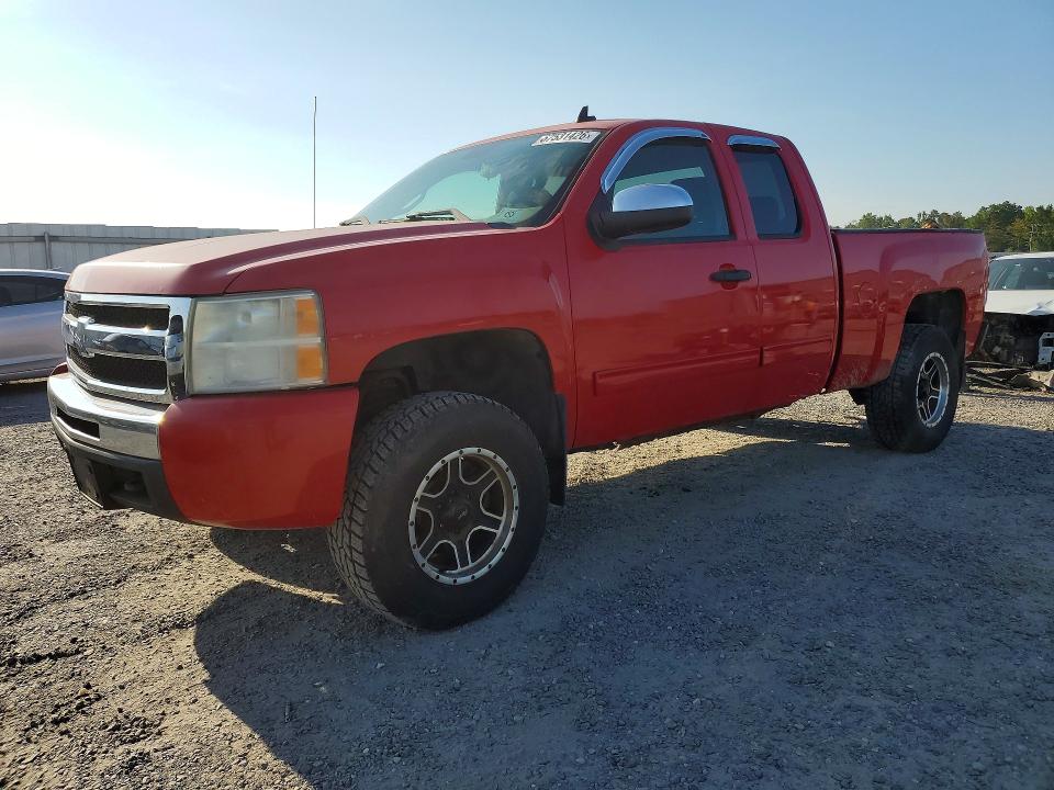 CHEVROLET SILVERADO 2010 with VIN 1GCSKREA5AZ121077 - Photo from auction