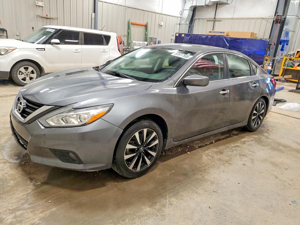 NISSAN ALTIMA 2018 с VIN 1N4AL3AP3JC108711 - Снимка от търг