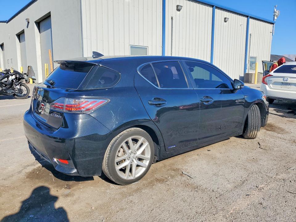 Photo 3 from auction – 2017 LEXUS CT with VIN JTHKD5BH2H2288079