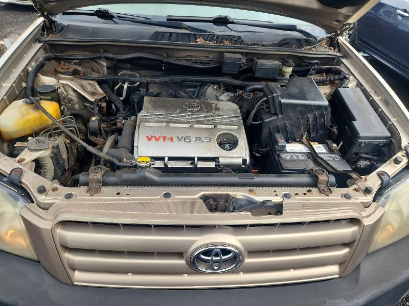 Photo 12 from auction – 2004 TOYOTA HIGHLANDER with VIN JTEEP21A040048992