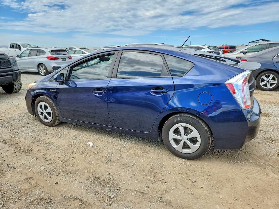 Photo 2 from auction – 2015 TOYOTA PRIUS with VIN JTDKN3DU8F1925301
