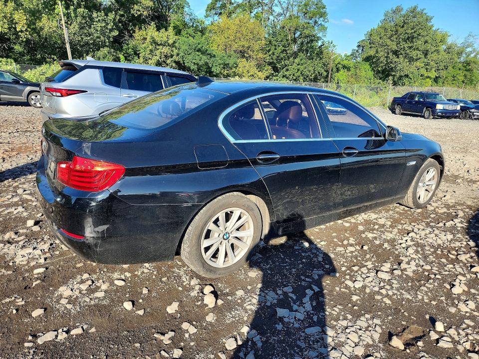 Photo 3 from auction – 2016 BMW 528 with VIN WBA5A5C53GG347960