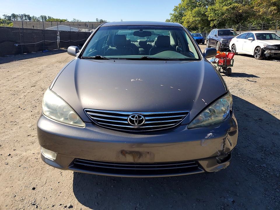 Photo 5 from auction – 2005 TOYOTA CAMRY with VIN 4T1BE30K95U506578