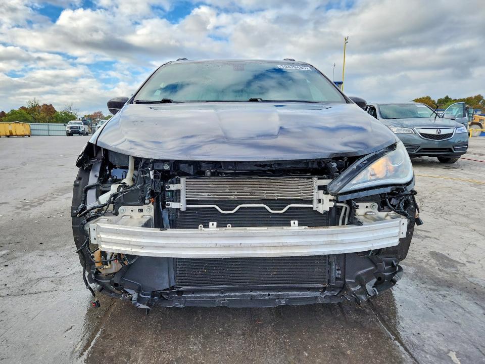 Photo 5 from auction – 2019 CHRYSLER PACIFICA with VIN 2C4RC1BG9KR644068