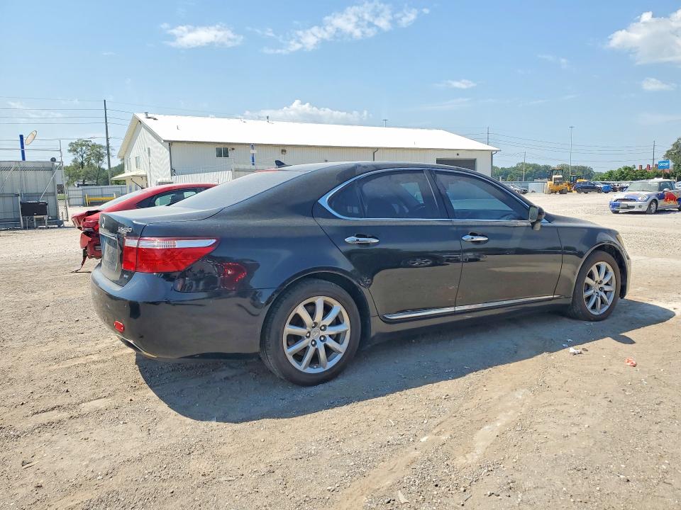Foto 3 de la subasta – 2009 LEXUS LS con VIN JTHCL46F695004575