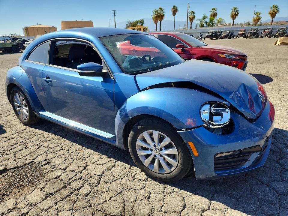 Photo 4 from auction – 2019 VOLKSWAGEN BEETLE with VIN 3VWFD7AT8KM713340