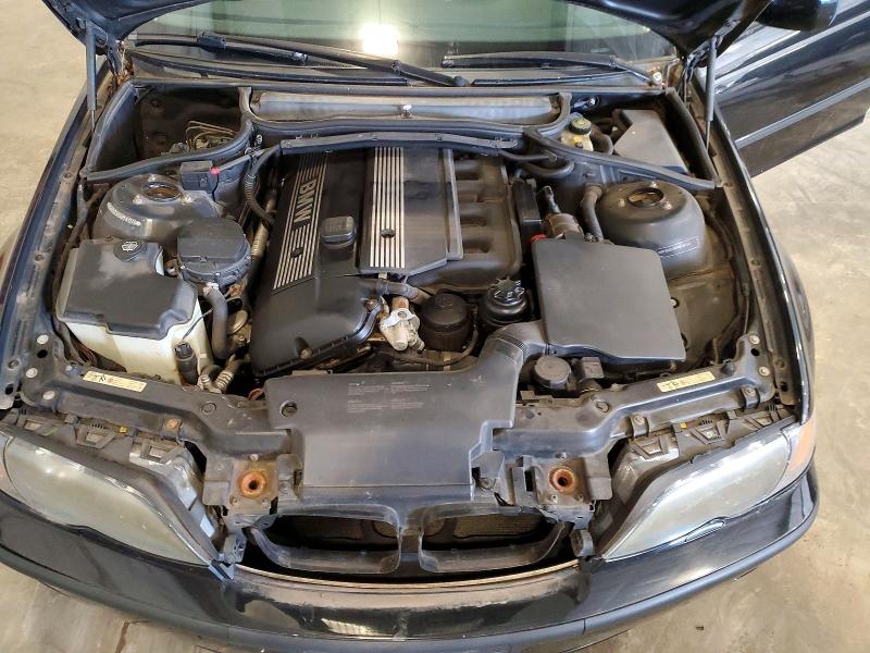 Photo 11 from auction – 2004 BMW 325 with VIN WBAEU33454PF61740