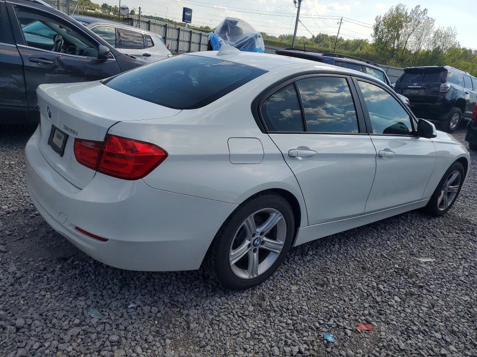 صورة رقم 3 من المزاد - 2014 BMW 328 مع VIN WBA3B5G51ENS07929
