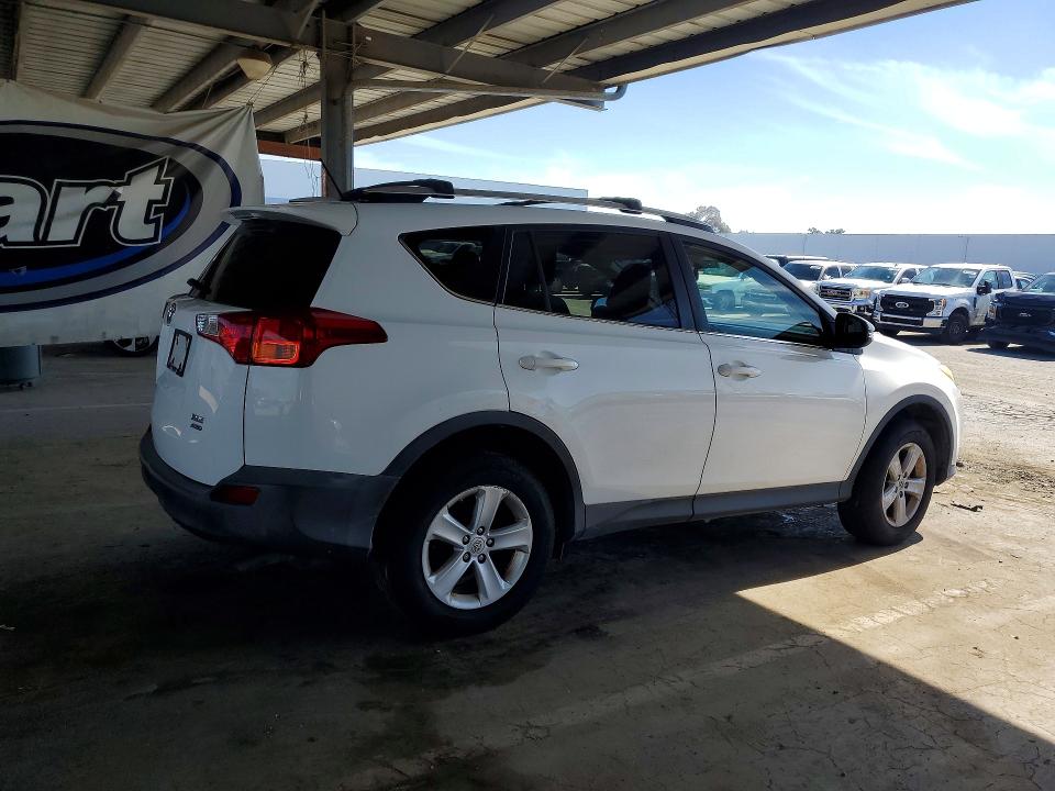 Photo 3 from auction – 2013 TOYOTA RAV4 with VIN JTMRFREV2D5028647