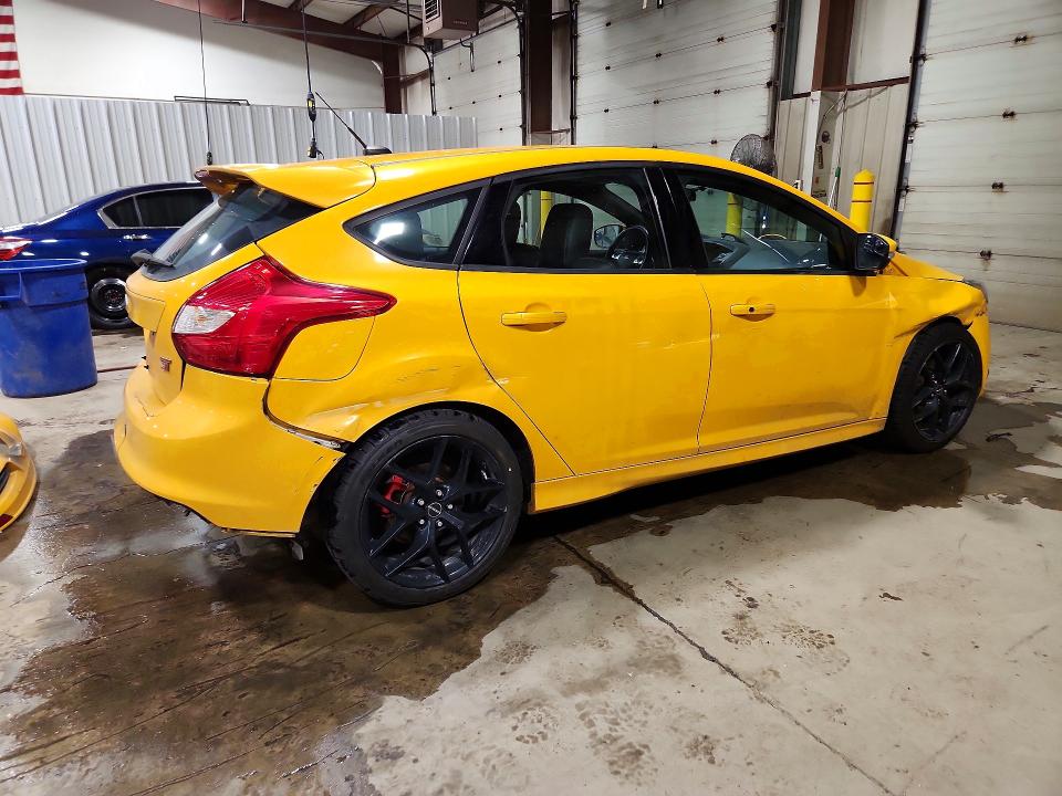 Photo 3 from auction – 2014 FORD FOCUS with VIN 1FADP3L94EL285144