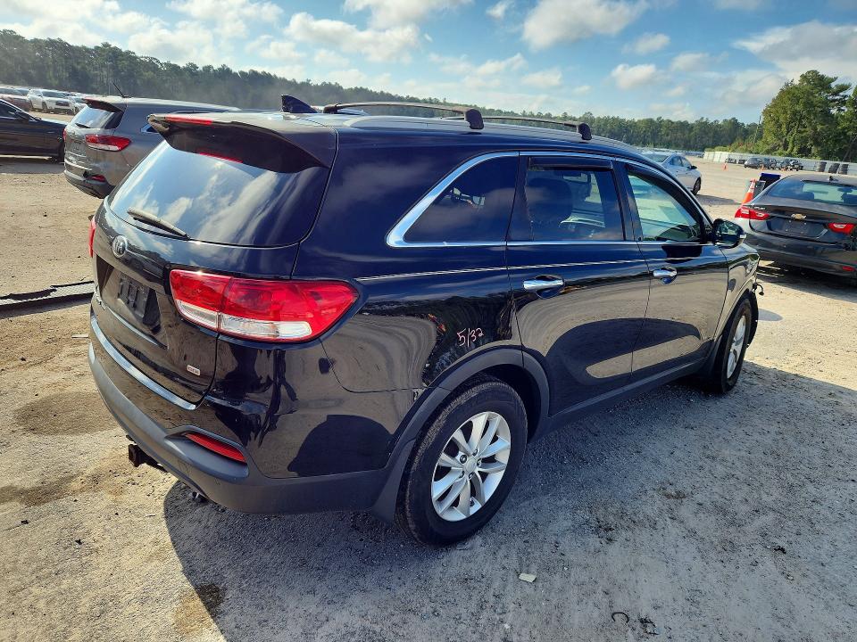 Foto 3 de la subasta – 2016 KIA SORENTO con VIN 5XYPG4A31GG095411
