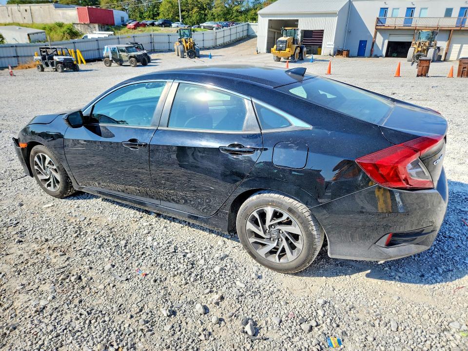Photo 2 from auction – 2017 HONDA CIVIC with VIN 19XFC2F71HE004384