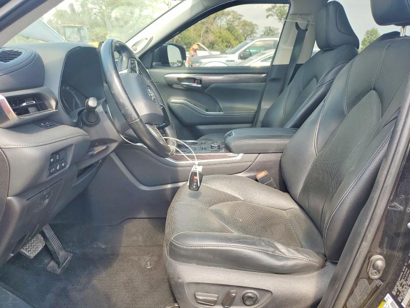Photo 7 from auction – 2021 TOYOTA HIGHLANDER with VIN 5TDDZRBH0MS535704