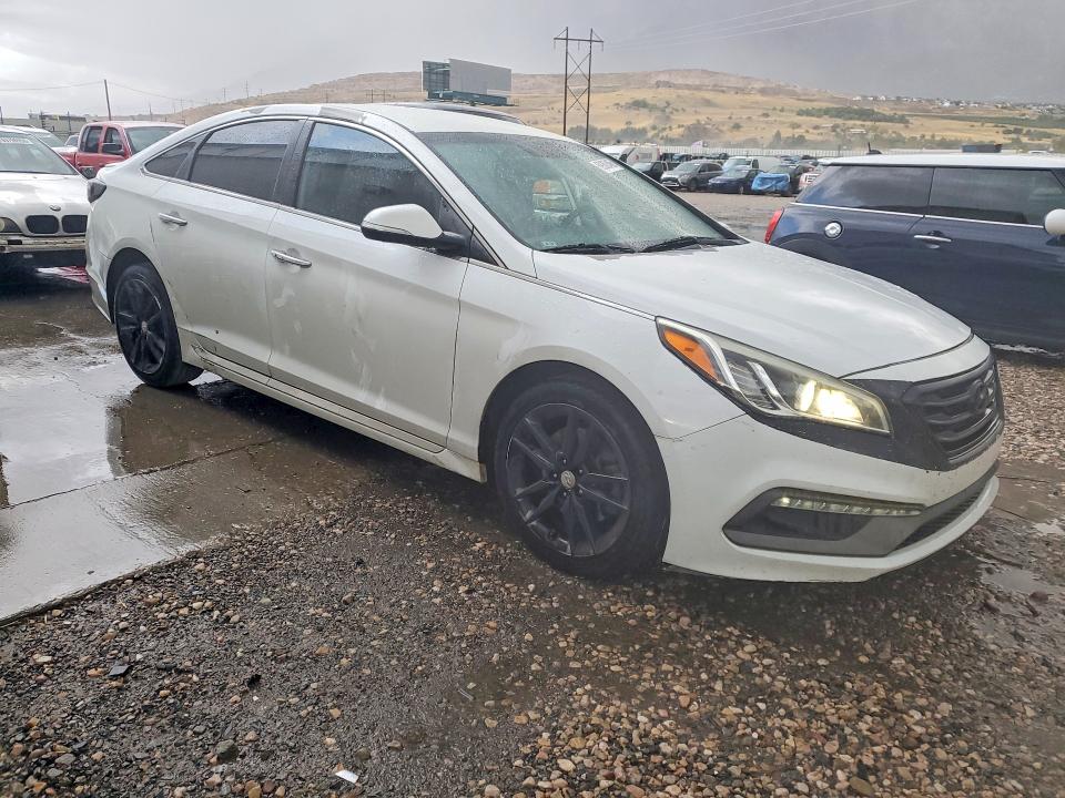 Photo 4 from auction – 2015 HYUNDAI SONATA with VIN 5NPE34AB6FH079772