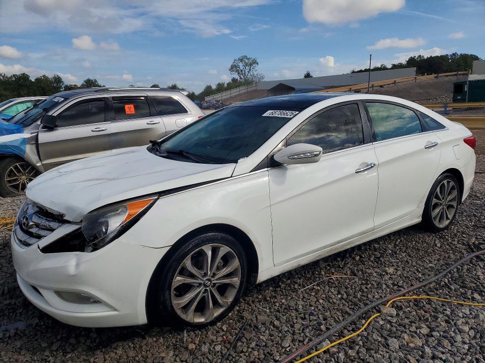 HYUNDAI SONATA 2013 with VIN 5NPEC4AB1DH681735 - Photo from auction