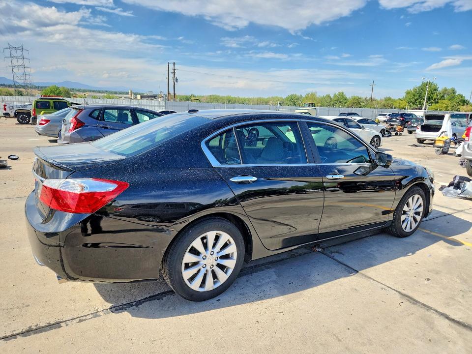Photo 3 from auction – 2013 HONDA ACCORD with VIN 1HGCR2F89DA020955