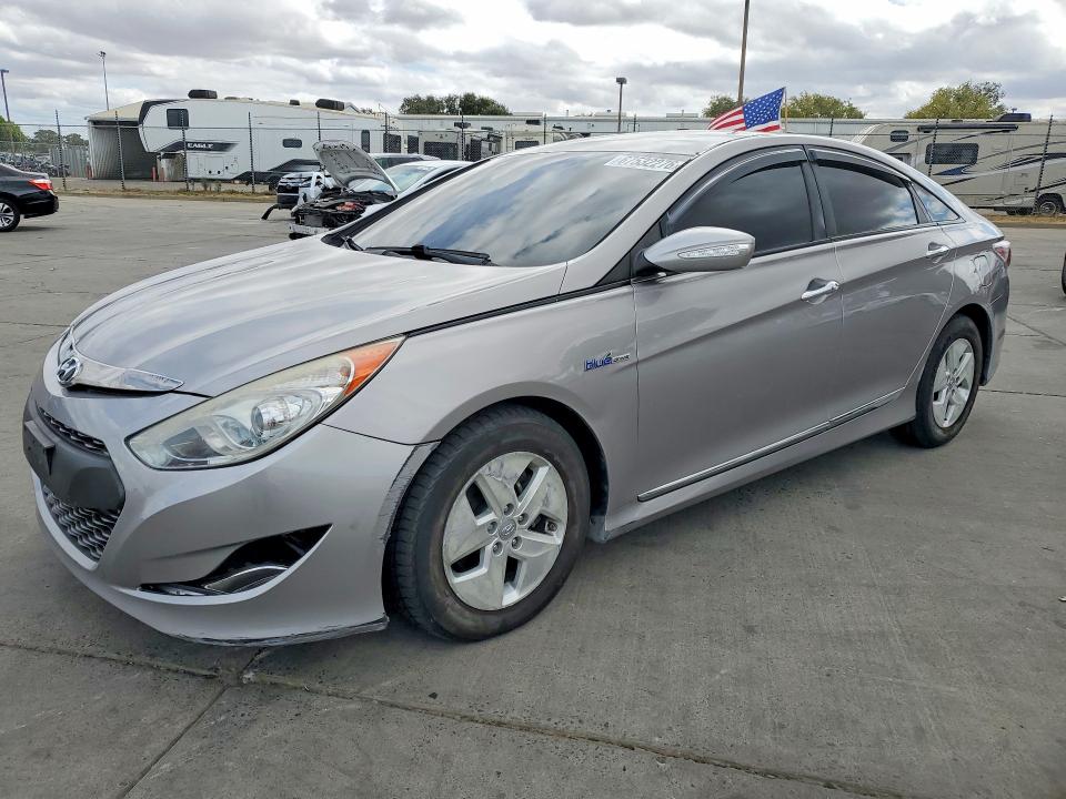 HYUNDAI SONATA 2012 with VIN KMHEC4A48CA031657 - Photo from auction