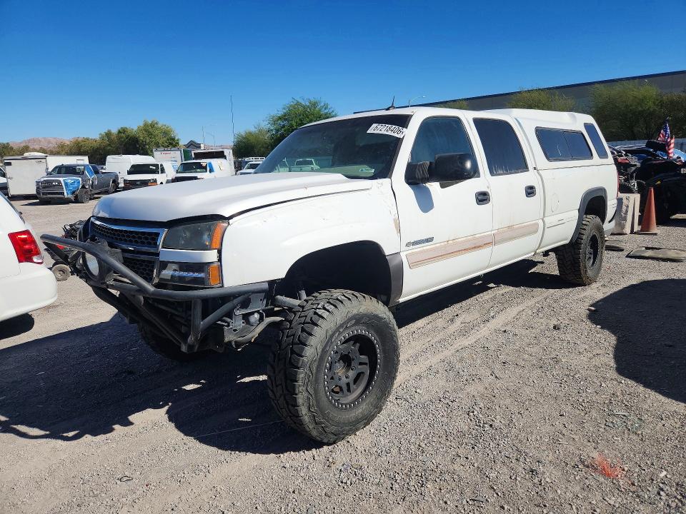 CHEVROLET SILVERADO 2005 with VIN 1GCHK23UX5F971972 - Photo from auction