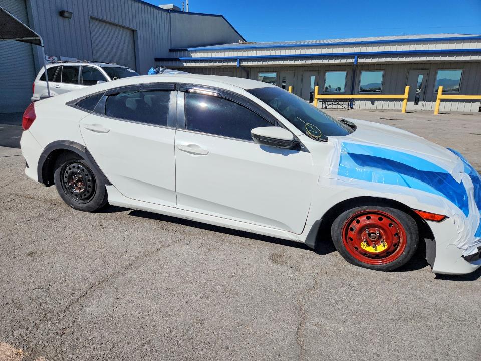 Photo 4 from auction – 2017 HONDA CIVIC with VIN 19XFC2F58HE000315