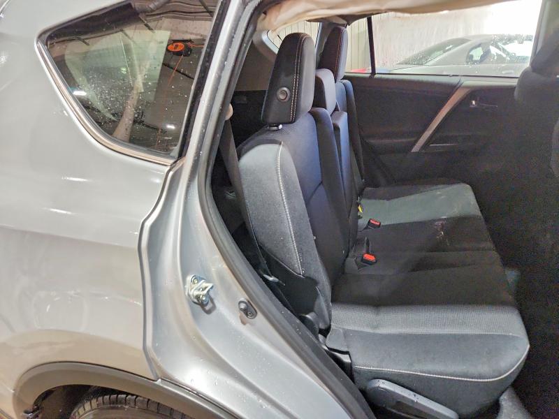 Photo 11 from auction – 2018 TOYOTA RAV4 with VIN 2T3RFREV2JW839806
